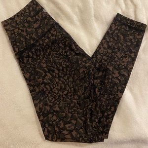 Lululemon Wunder Under 25” *Full-on Luxtreme